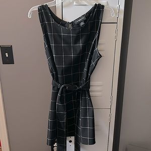 Liz Claiborne career top, size small (S). Black and white square pattern.